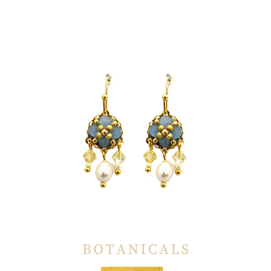 Fleurette chandelier with pearl