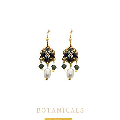 Fleurette chandelier with pearl