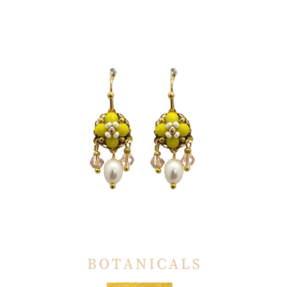 Fleurette chandelier with pearl