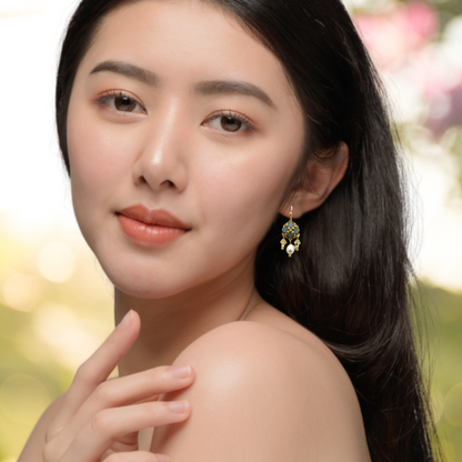 Fleurette chandelier with pearl