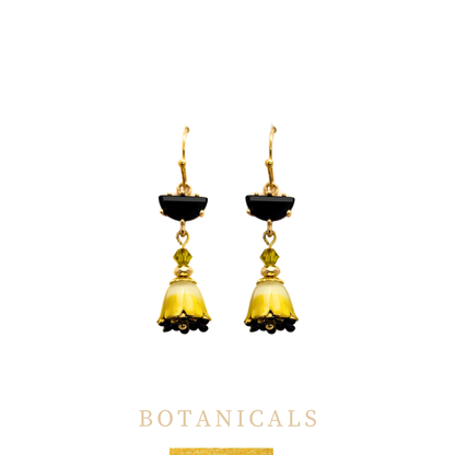 Trumpet flower with a half moon gem